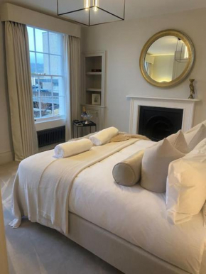 Luxury Georgian Apartment - 5 Minute Walk to Spa